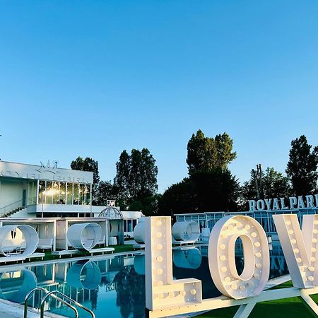 Royal Park Complex Bascov Exterior foto