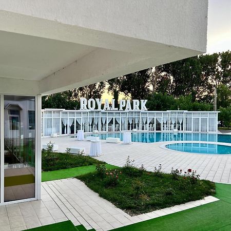 Royal Park Complex Bascov Exterior foto
