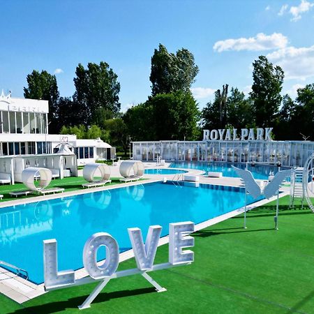 Royal Park Complex Bascov Exterior foto