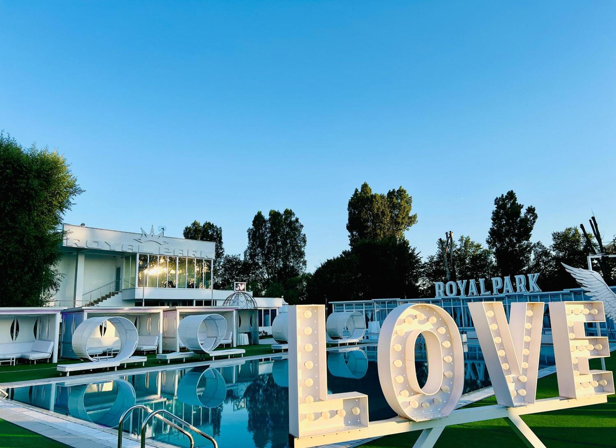 Royal Park Complex Bascov Exterior foto