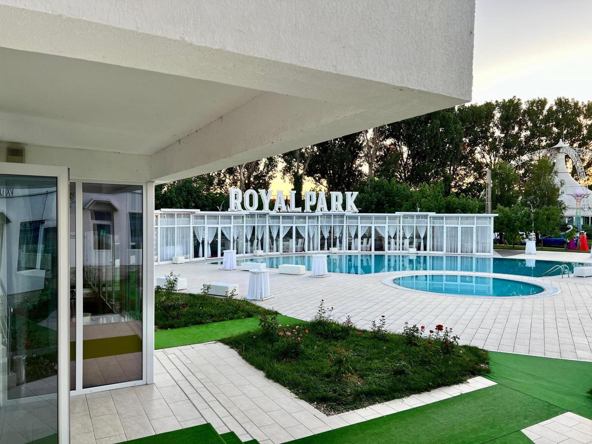 Royal Park Complex Bascov Exterior foto