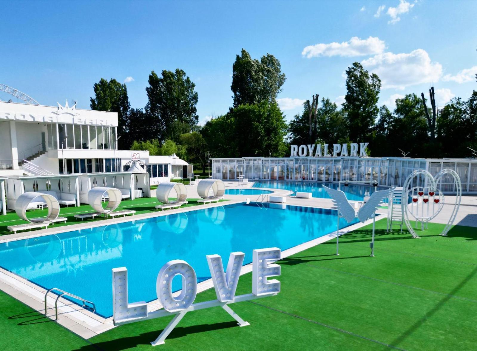 Royal Park Complex Bascov Exterior foto